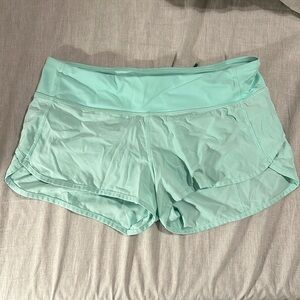 lululemon speed shorts size 6 toothpaste